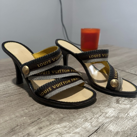 VINTAGE LV HEELS - Picture 3 of 5